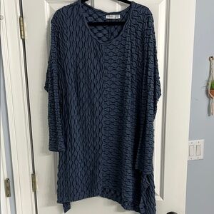 Avenue Navy Textured Women's Top